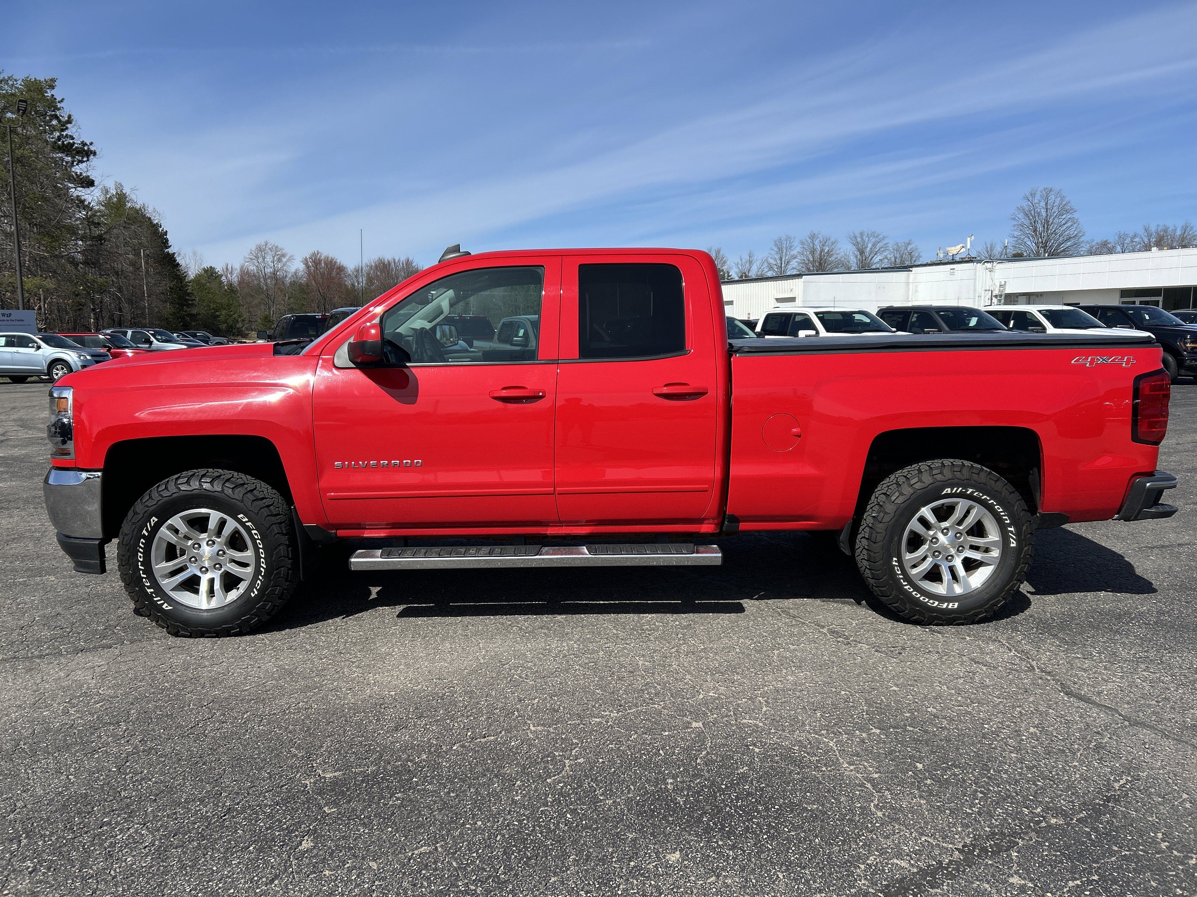 Used 2017 Chevrolet Silverado 1500 LT w/ All Star Edition AWD/4WD image 7