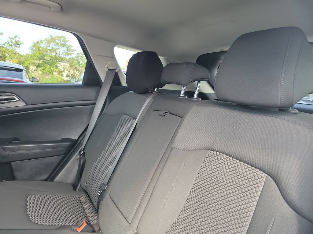 Used 2025 Kia Sportage LX FWD image 23