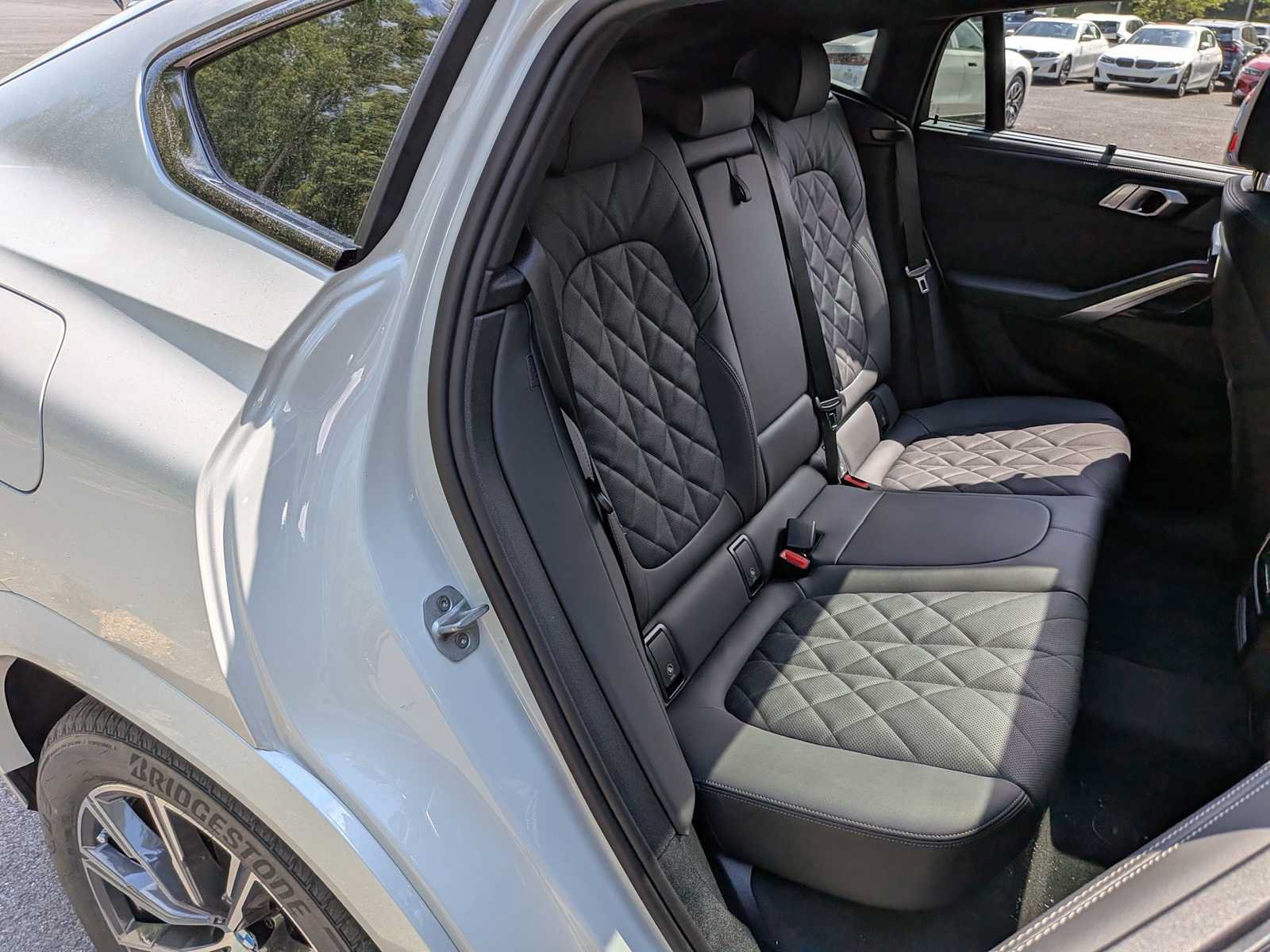 New 2027 BMW X6 xDrive40i w/ Executive Package AWD/4WD image 22