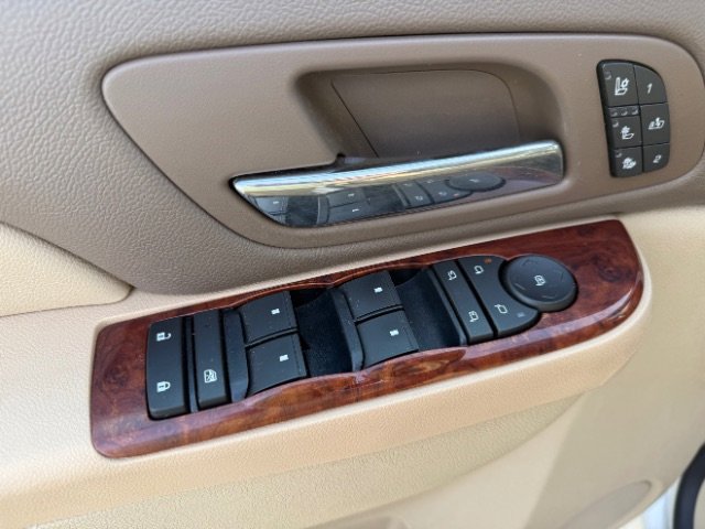 Used 2010 Chevrolet Suburban LTZ image 21