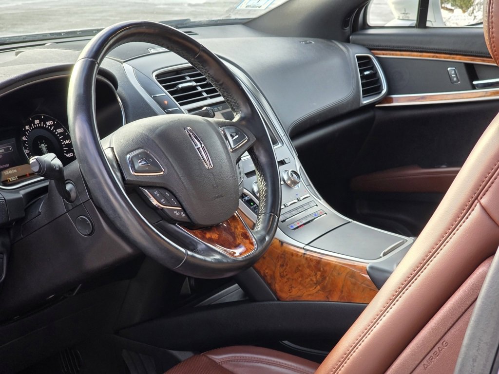 Used 2018 Lincoln MKX Reserve w/ Driver Assistance Package image 16