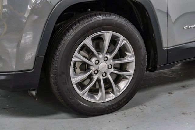 Used 2020 Jeep Cherokee Latitude Plus w/ Comfort/Convenience Group image 51