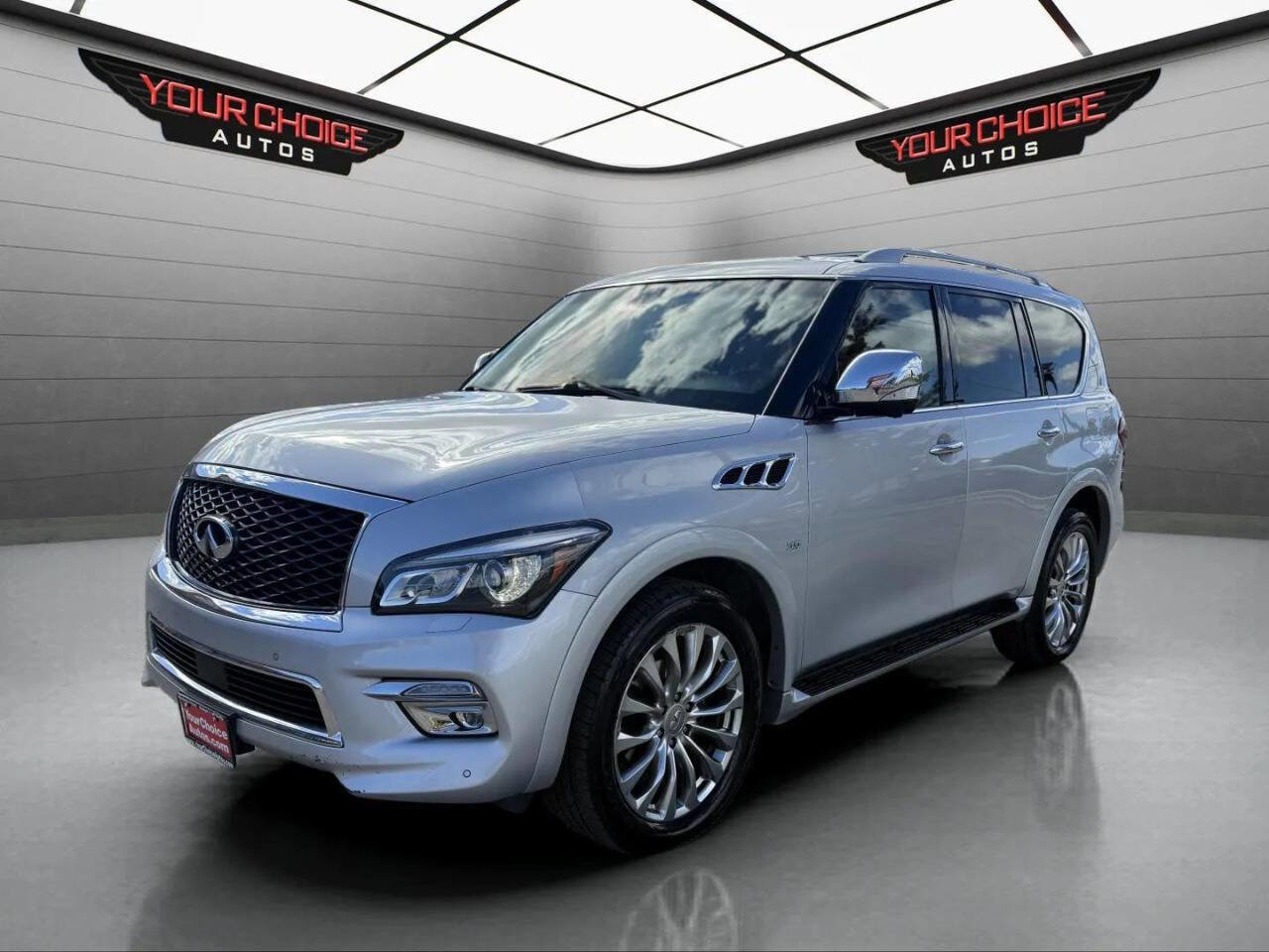 Used 2017 INFINITI QX80 4WD w/ Deluxe Technology Package