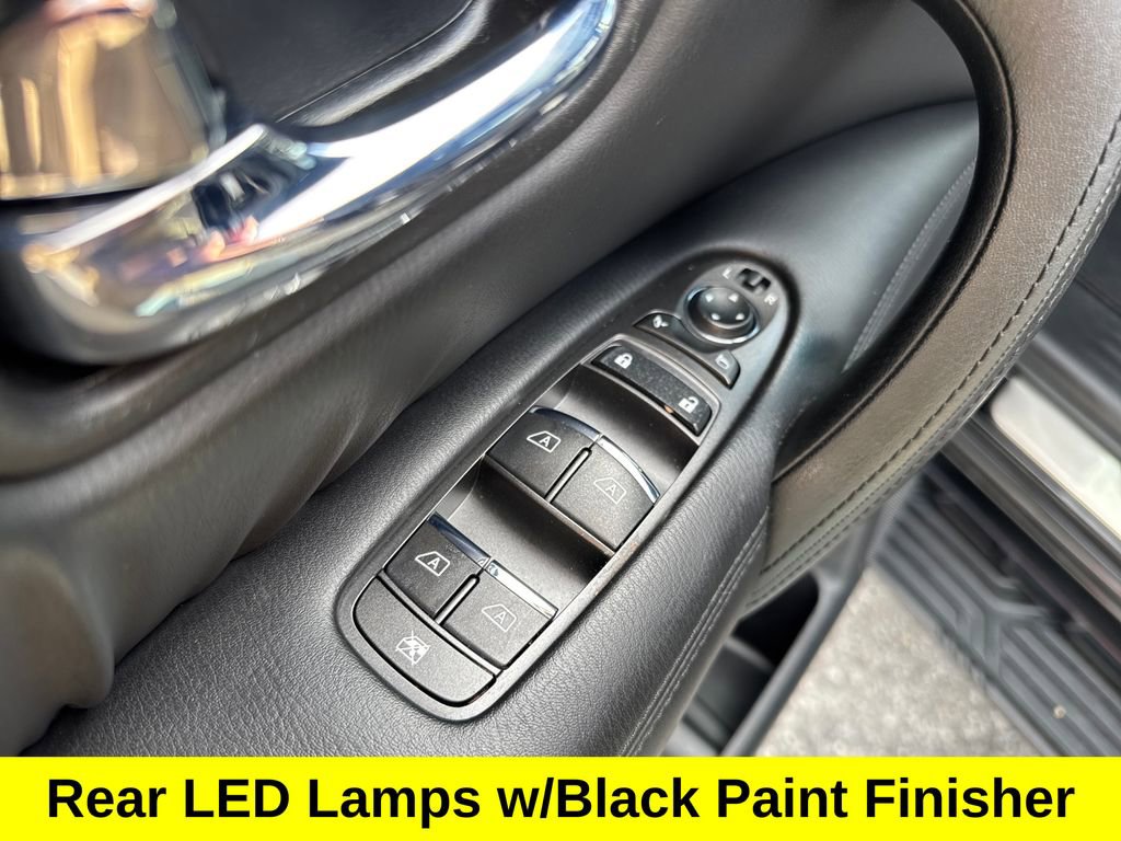 Used 2024 Nissan Armada SL w/ Midnight Edition Package image 12