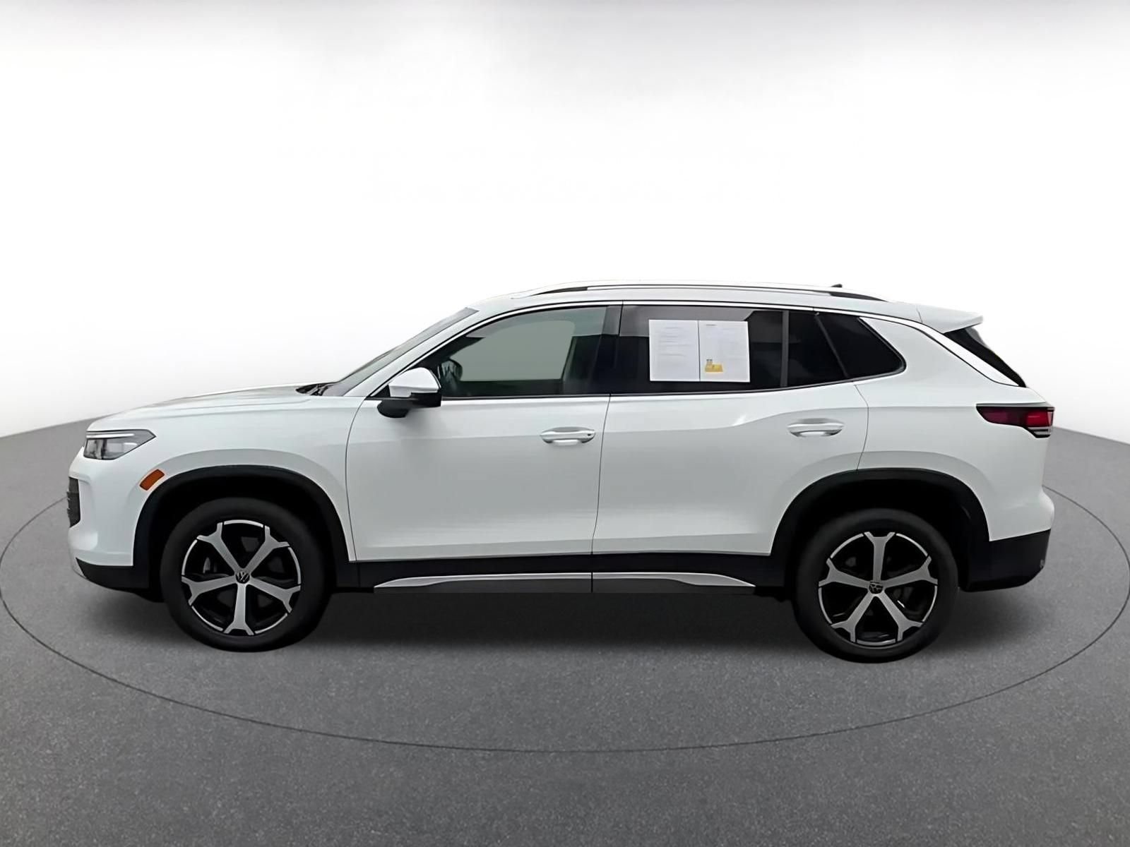 Used 2026 Volkswagen Tiguan SE AWD/4WD image 10