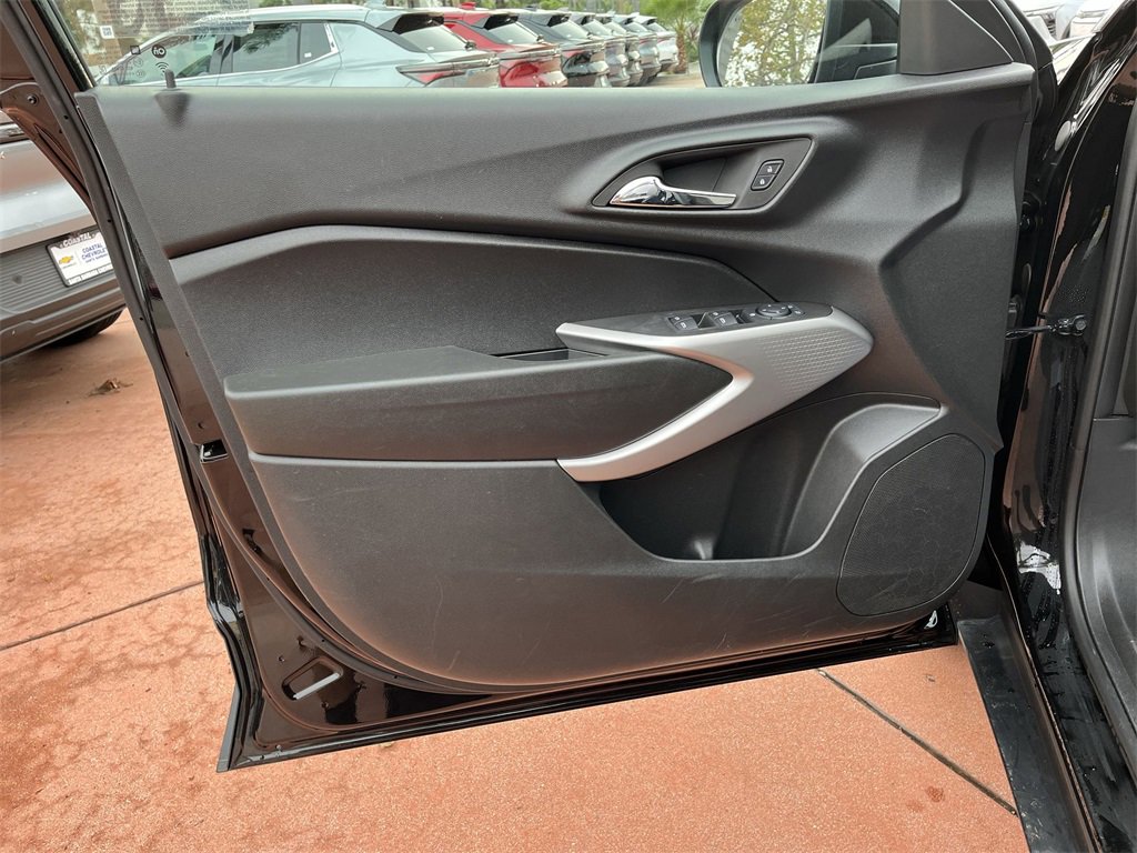 Used 2024 Chevrolet Trax RS w/ Driver Confidence Package image 20