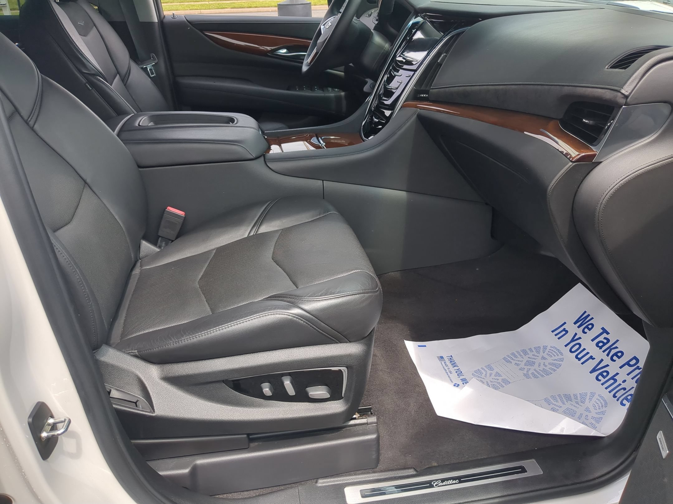 Certified 2020 Cadillac Escalade Luxury AWD/4WD image 26