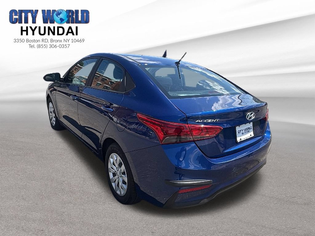 Used 2022 Hyundai Accent SE w/ Cargo Package FWD image 3
