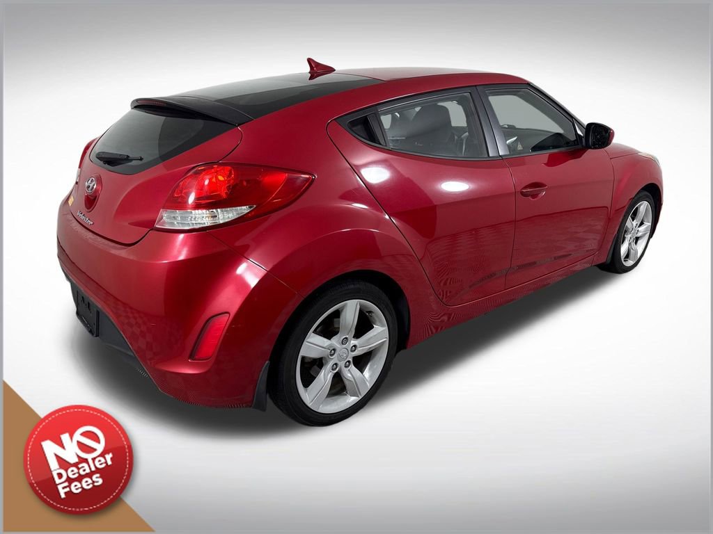 Used 2013 Hyundai Veloster FWD image 3