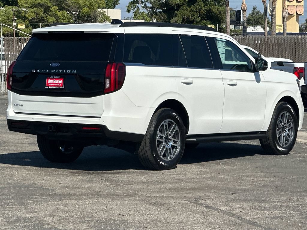 Certified 2025 Ford Expedition Active RWD image 3