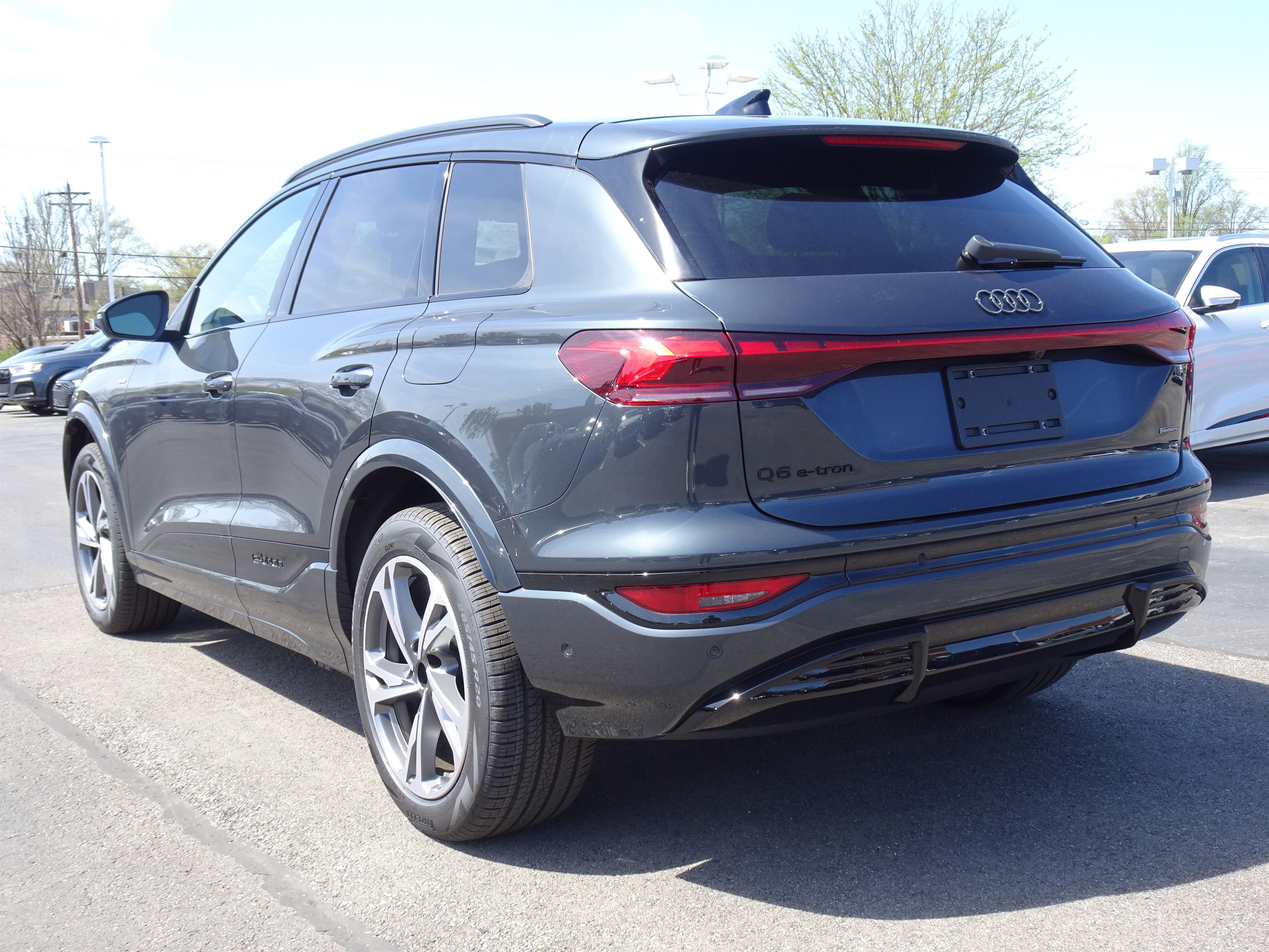 New 2027 Audi Q6 e-tron Premium Plus AWD/4WD image 3