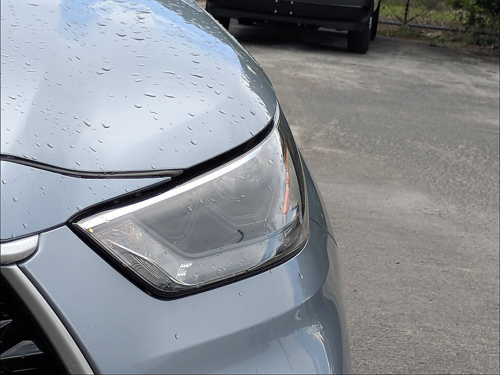 Used 2023 Toyota Highlander XLE FWD image 11