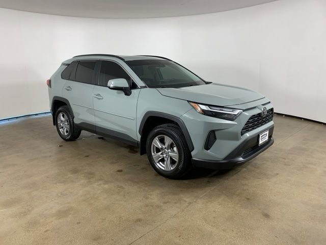 Used 2022 Toyota RAV4 XLE w/ Convenience Package AWD/4WD image 5