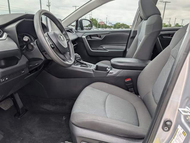 Used 2024 Toyota RAV4 XLE w/ Convenience Package FWD image 26