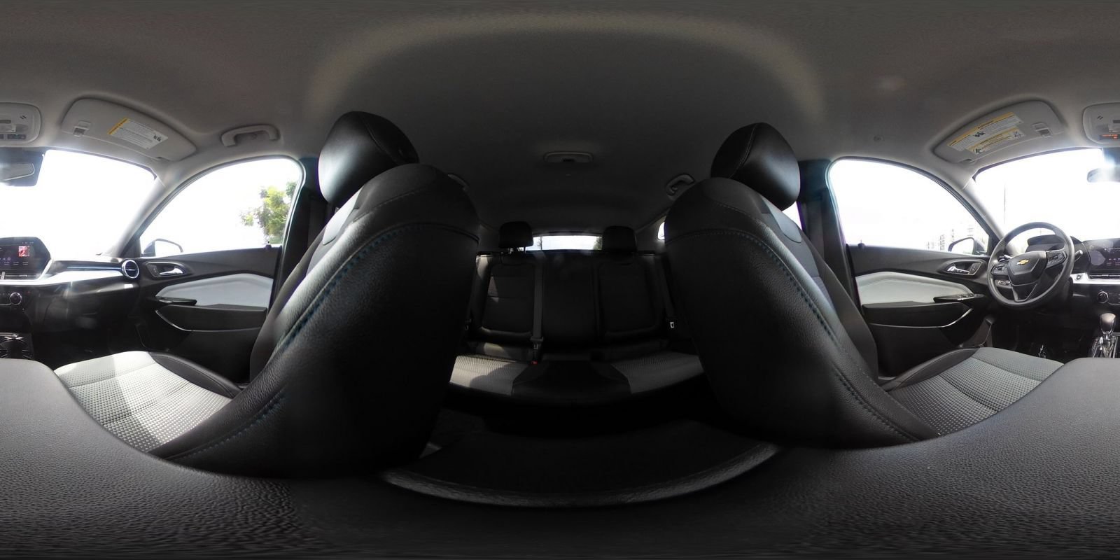 Used 2025 Chevrolet Trax LT FWD image 42