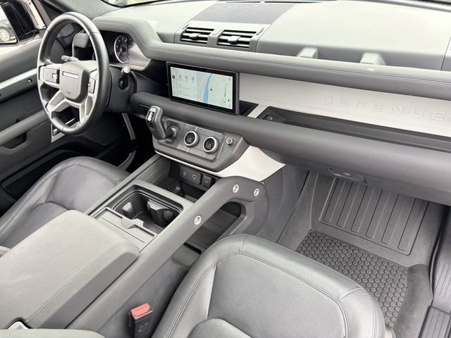 Used 2023 Land Rover Defender 90 SE image 18