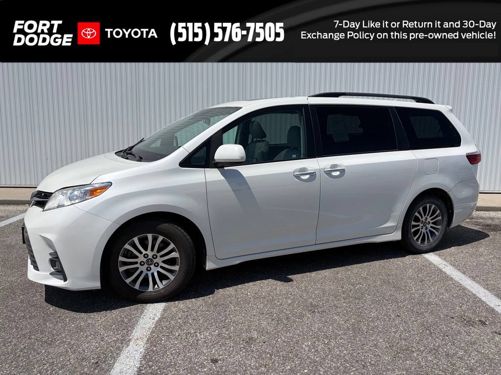 Used 2018 Toyota Sienna XLE w/ Carpet Mat Package
