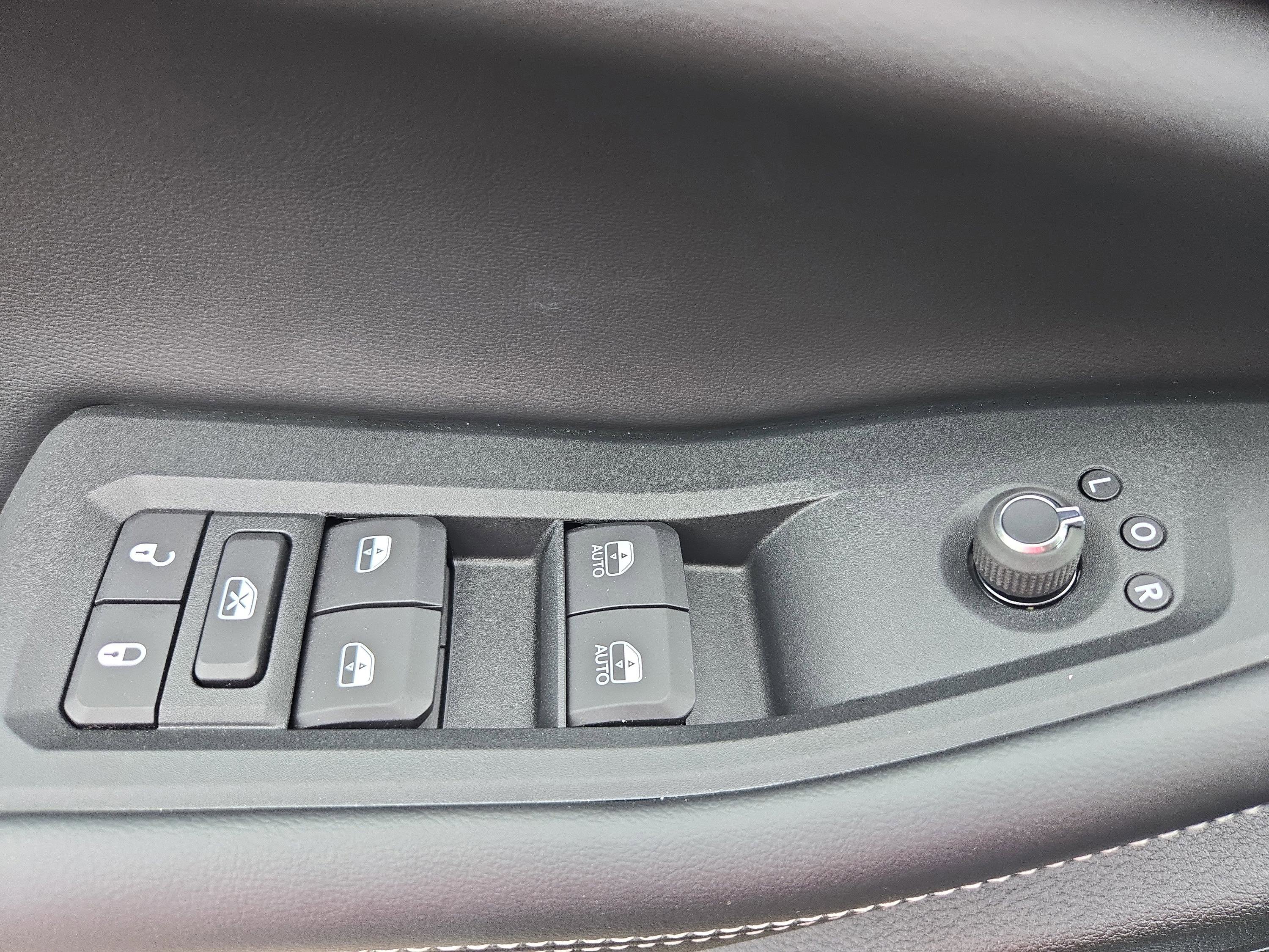 New 2025 Jeep Grand Cherokee L Altitude image 85