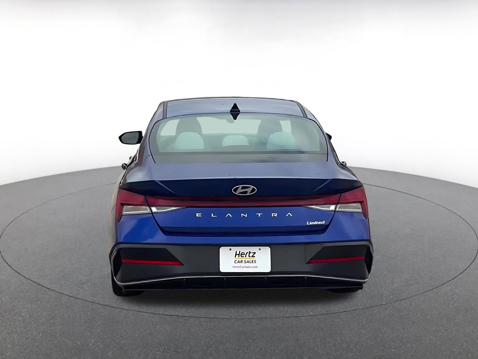 Used 2025 Hyundai Elantra Limited FWD image 12