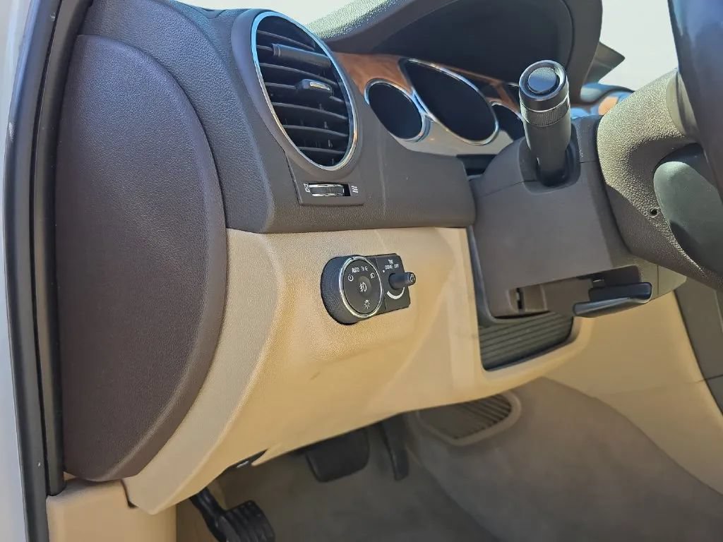 Used 2012 Buick Enclave Leather FWD image 24