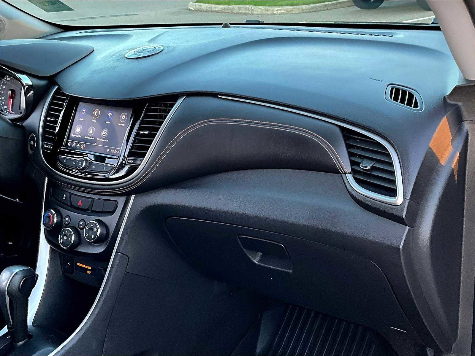 Used 2022 Chevrolet Trax LT w/ Driver Confidence Package image 13