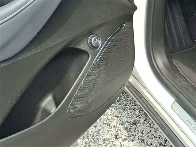 Used 2023 Buick Enclave Essence image 20