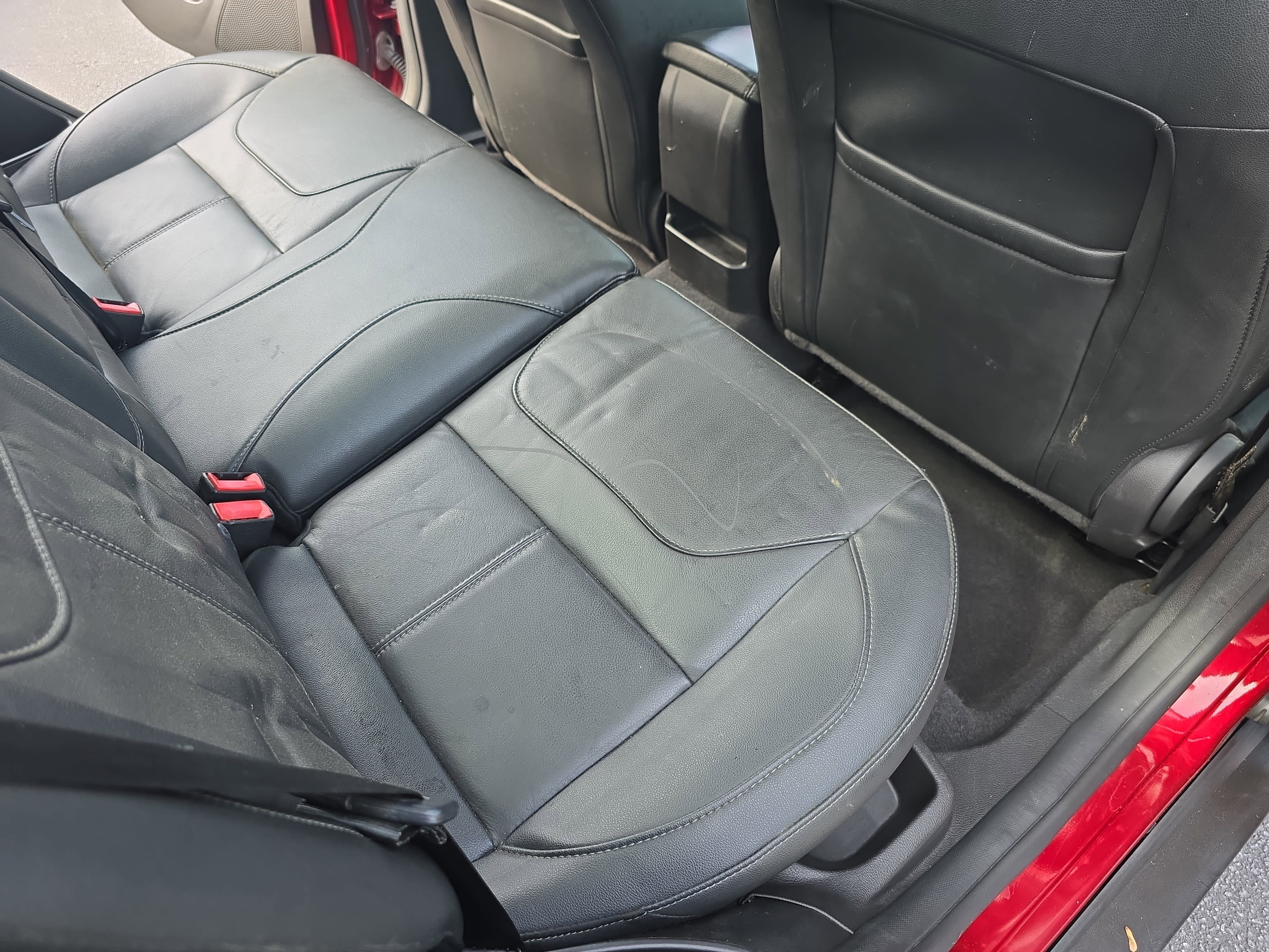 Used 2016 Ford Focus SE w/ Equipment Group 201A FWD image 11