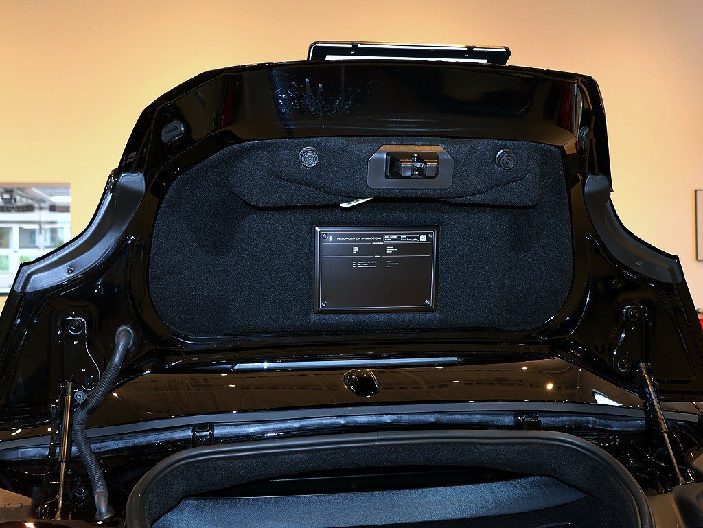 Certified 2025 Ferrari Roma Spider RWD image 94