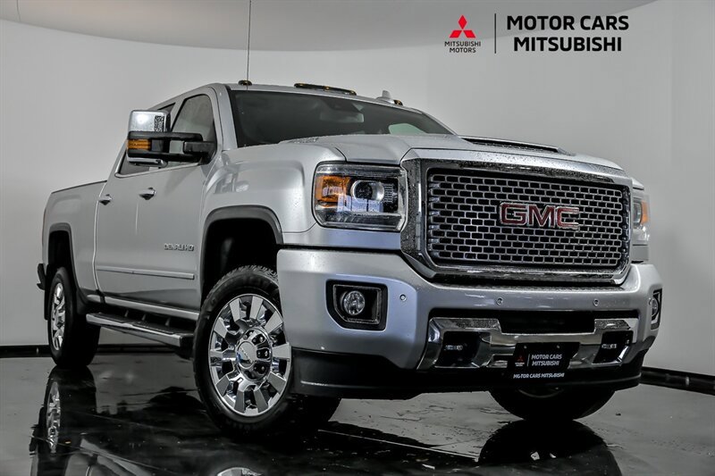 Used 2017 GMC Sierra 2500 Denali w/ Duramax Plus Package AWD/4WD image 1