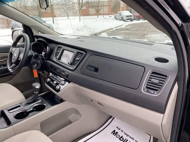 Used 2019 Kia Sedona LX image 26