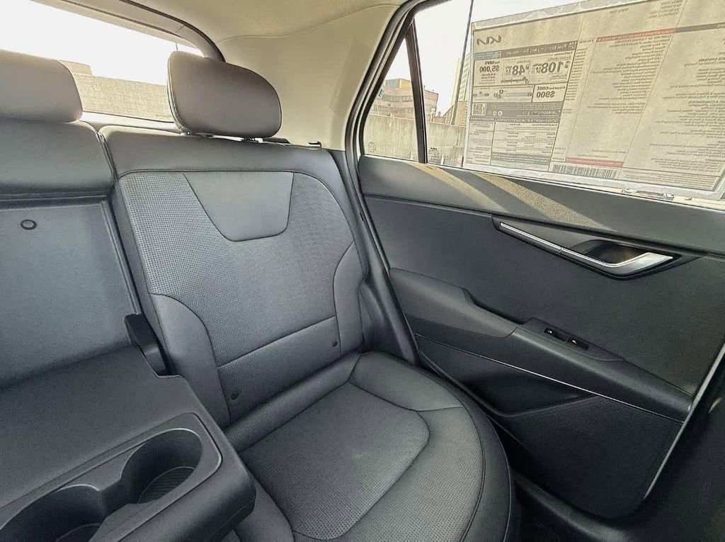 New 2025 Kia Niro SX Touring image 15