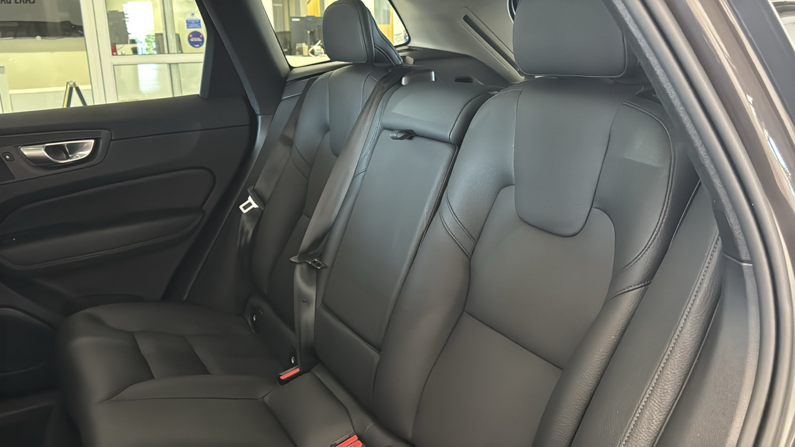 Used 2024 Volvo XC60 B5 Plus w/ Protection Package Premier AWD/4WD image 26