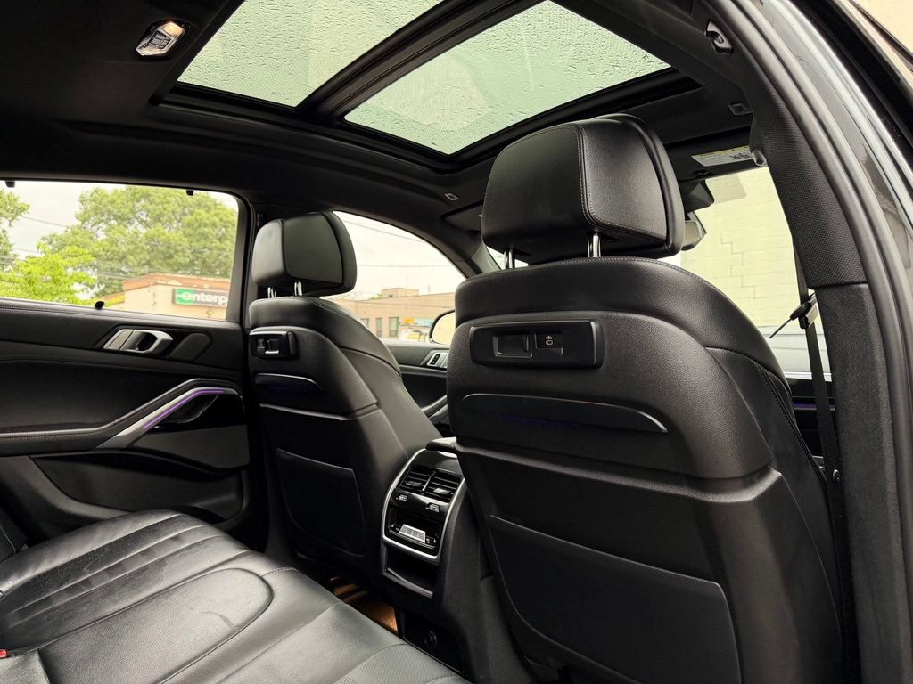 Used 2022 BMW X6 xDrive40i AWD/4WD image 12