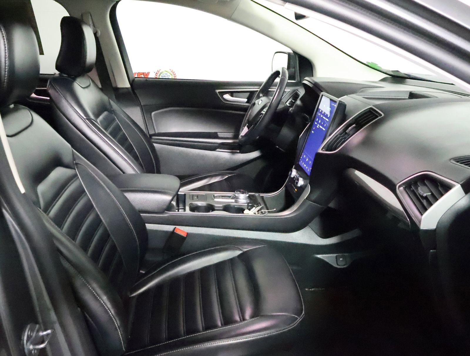 Used 2023 Ford Edge SEL image 48