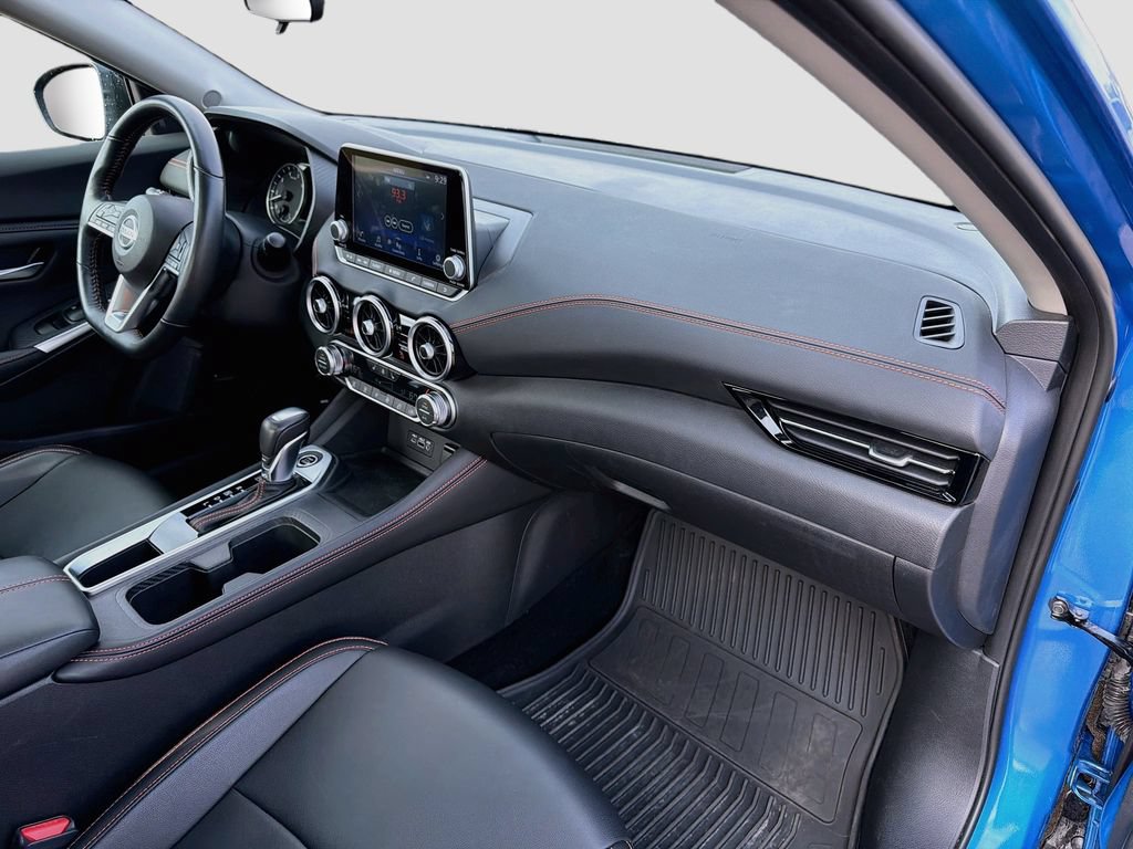 Used 2023 Nissan Sentra SR w/ SR Premium Package FWD image 31