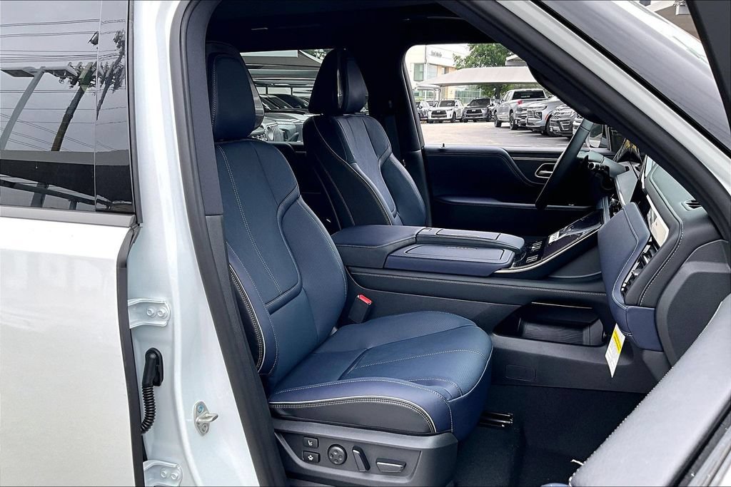 New 2026 INFINITI QX80 4WD image 47