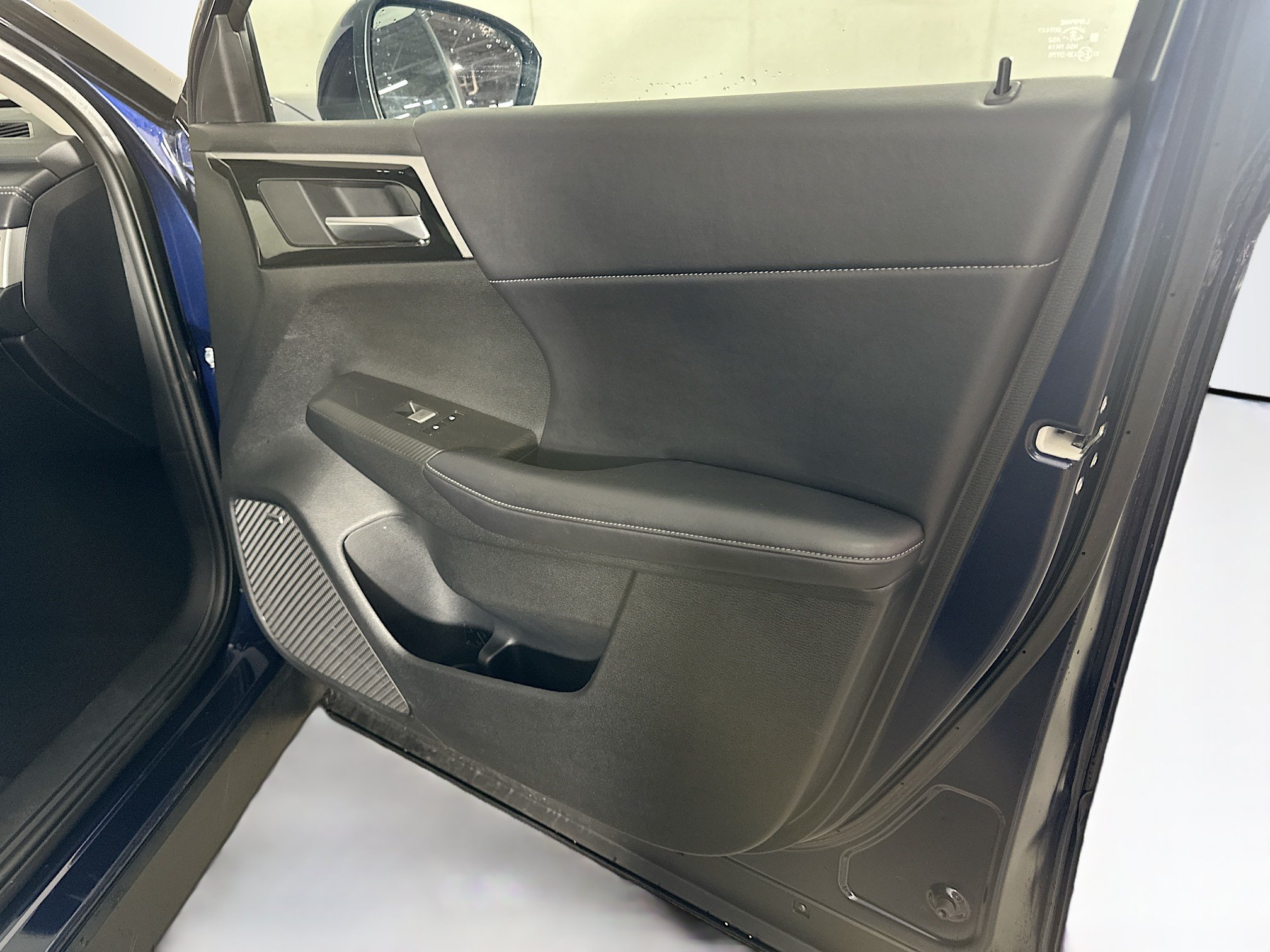 Used 2025 Mitsubishi Outlander SE AWD/4WD image 32