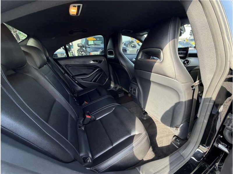 Used 2018 Mercedes-Benz CLA 250 image 26