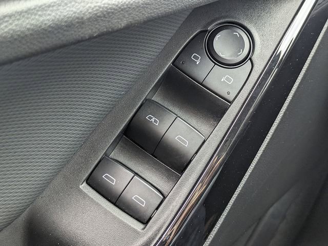 Used 2025 Chevrolet Equinox LT FWD image 23