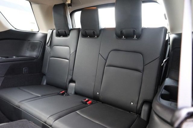 Certified 2025 Nissan Pathfinder SL w/ SL Premium Package FWD image 30