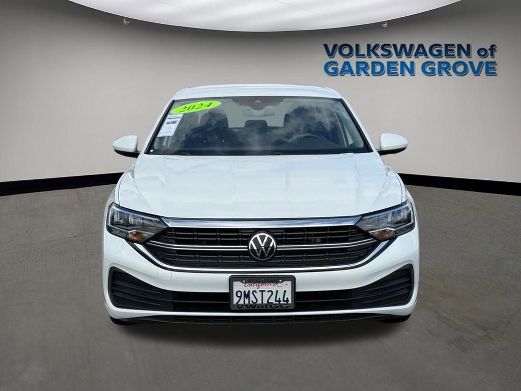 Used 2024 Volkswagen Jetta S image 3