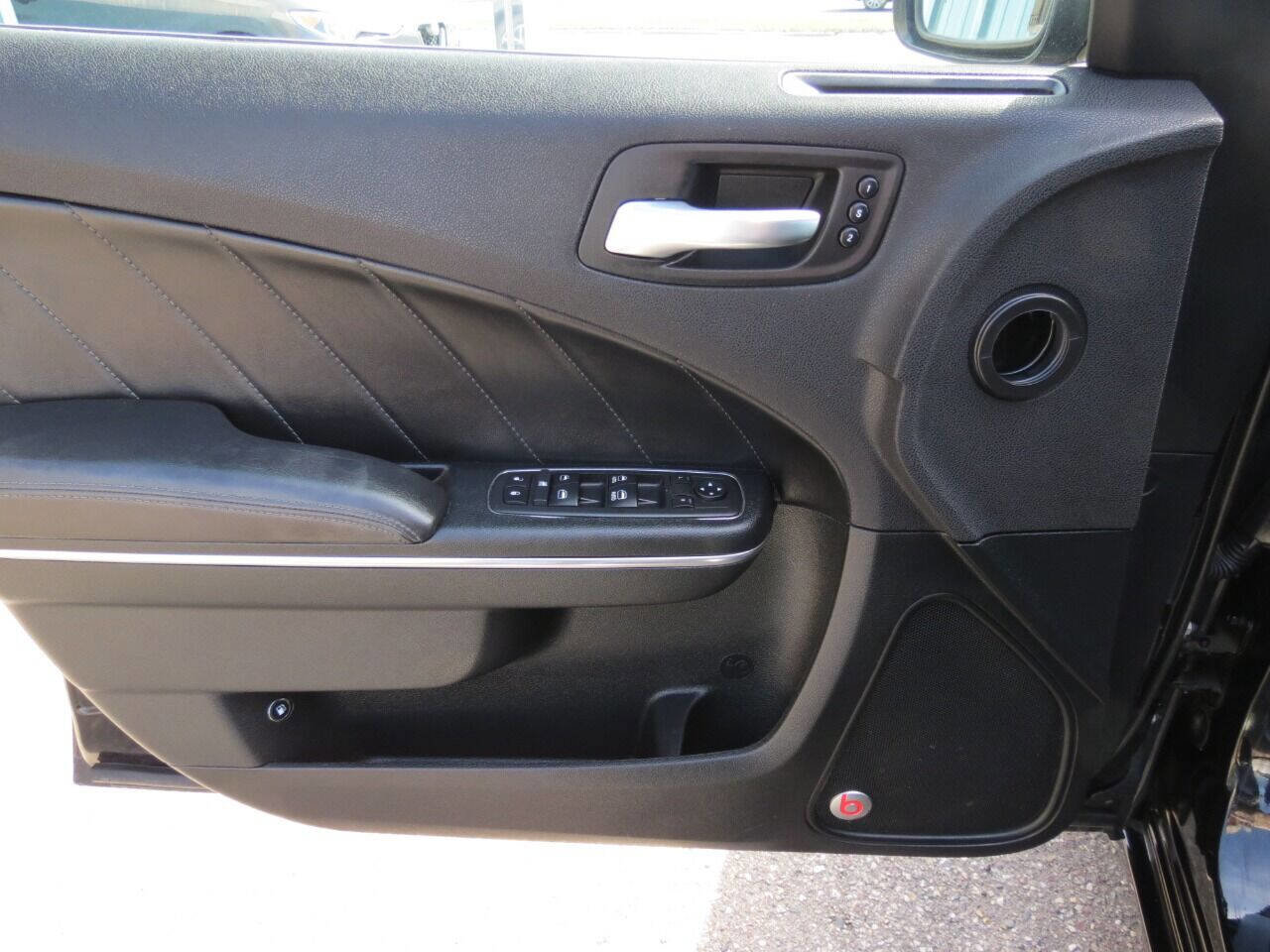 Used 2018 Dodge Charger GT image 9