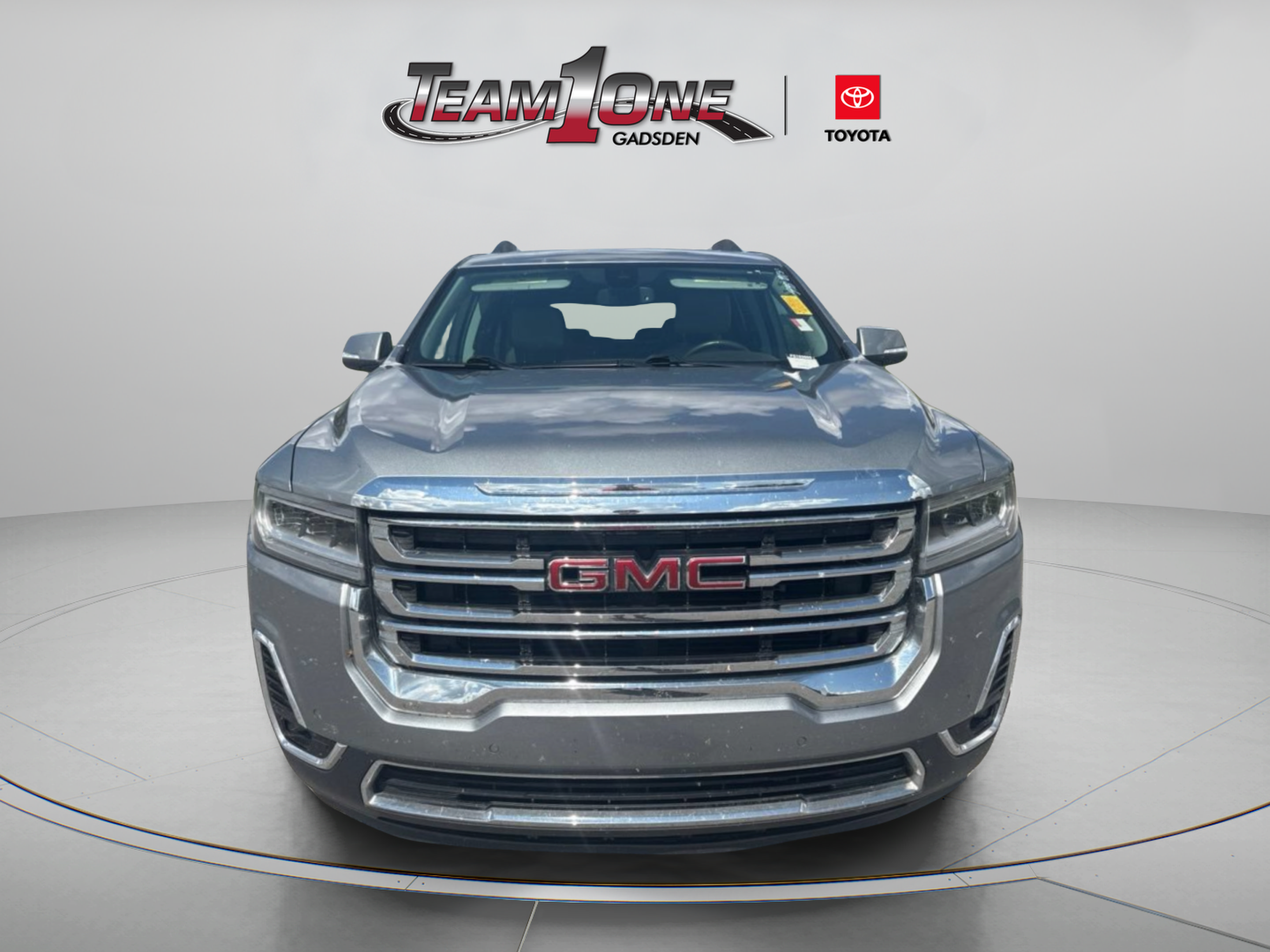Used 2023 GMC Acadia SLT w/ Preferred Package FWD image 2
