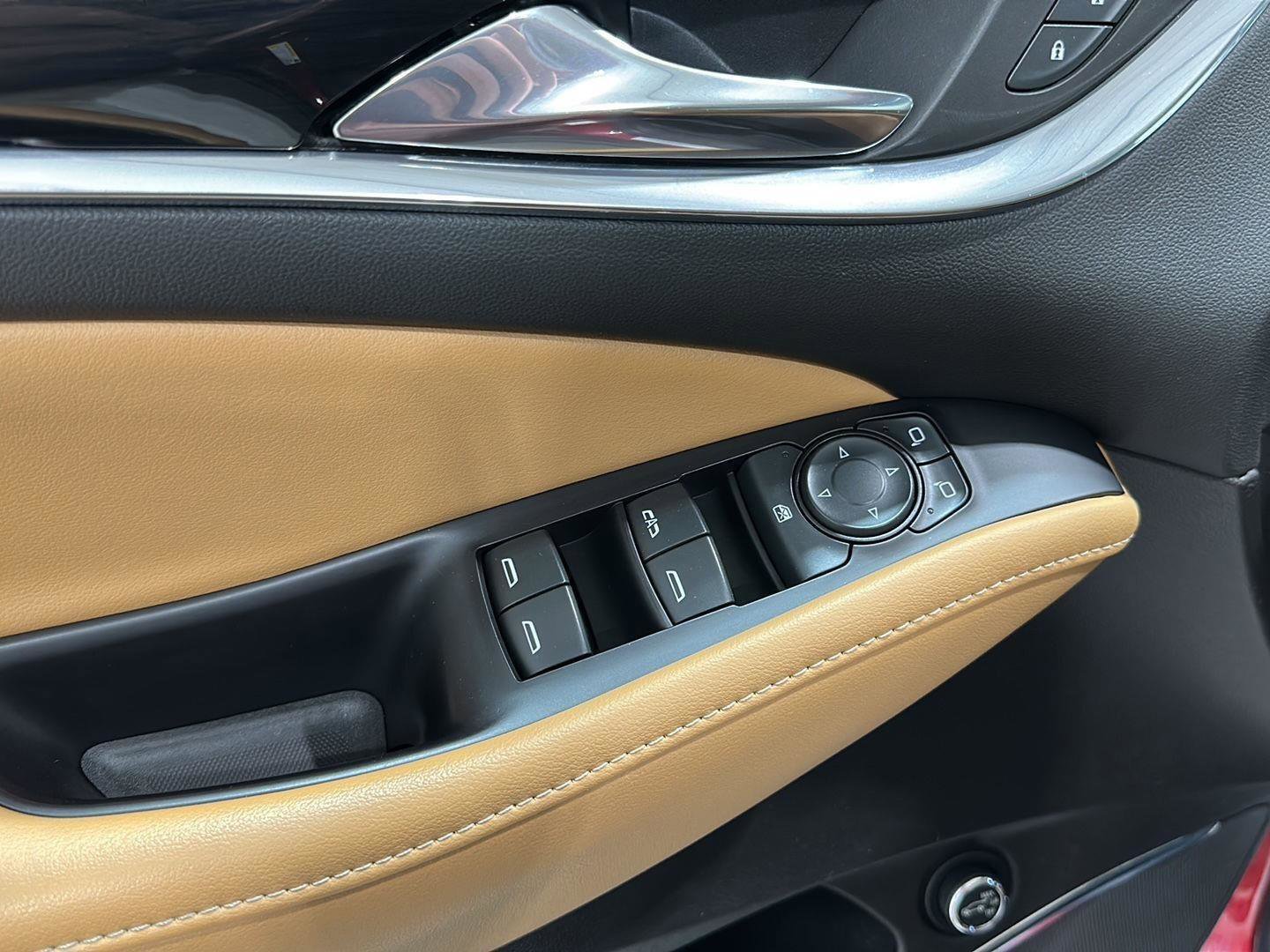 Used 2020 Buick Enclave Essence w/ Sound and Sites Package AWD/4WD image 19