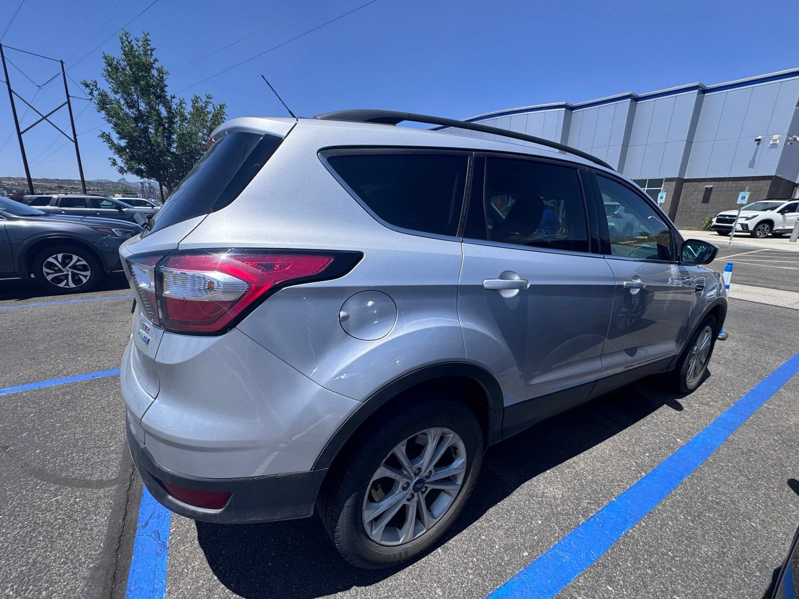 Used 2018 Ford Escape SE AWD/4WD image 4