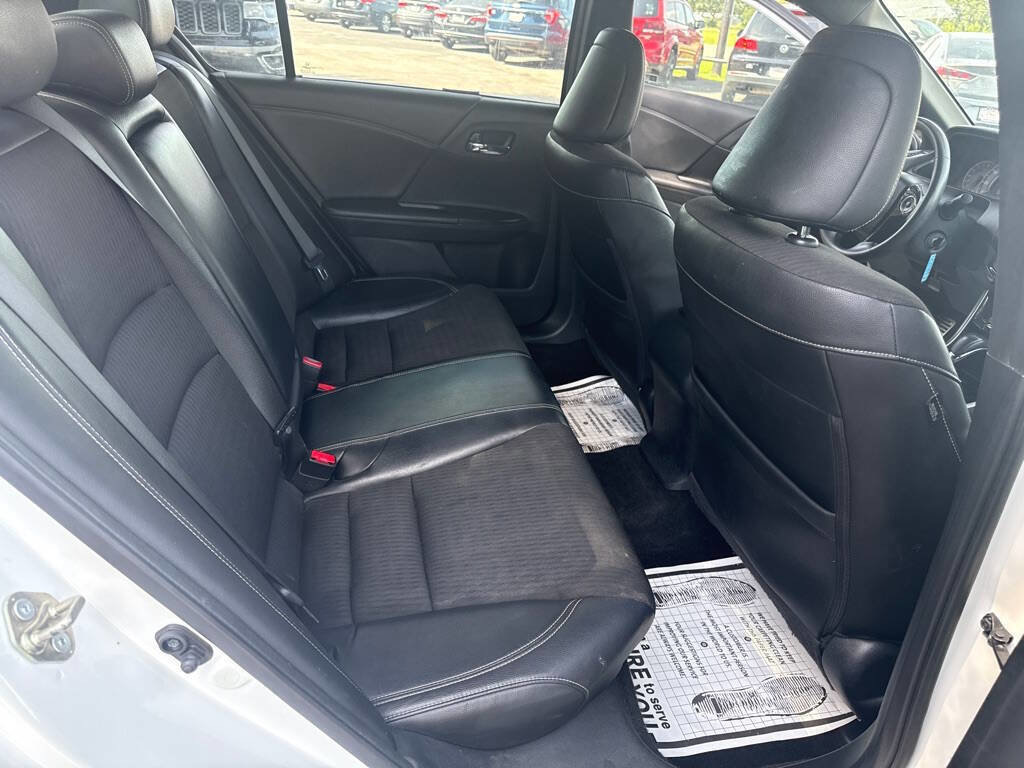 Used 2017 Honda Accord Sport image 16
