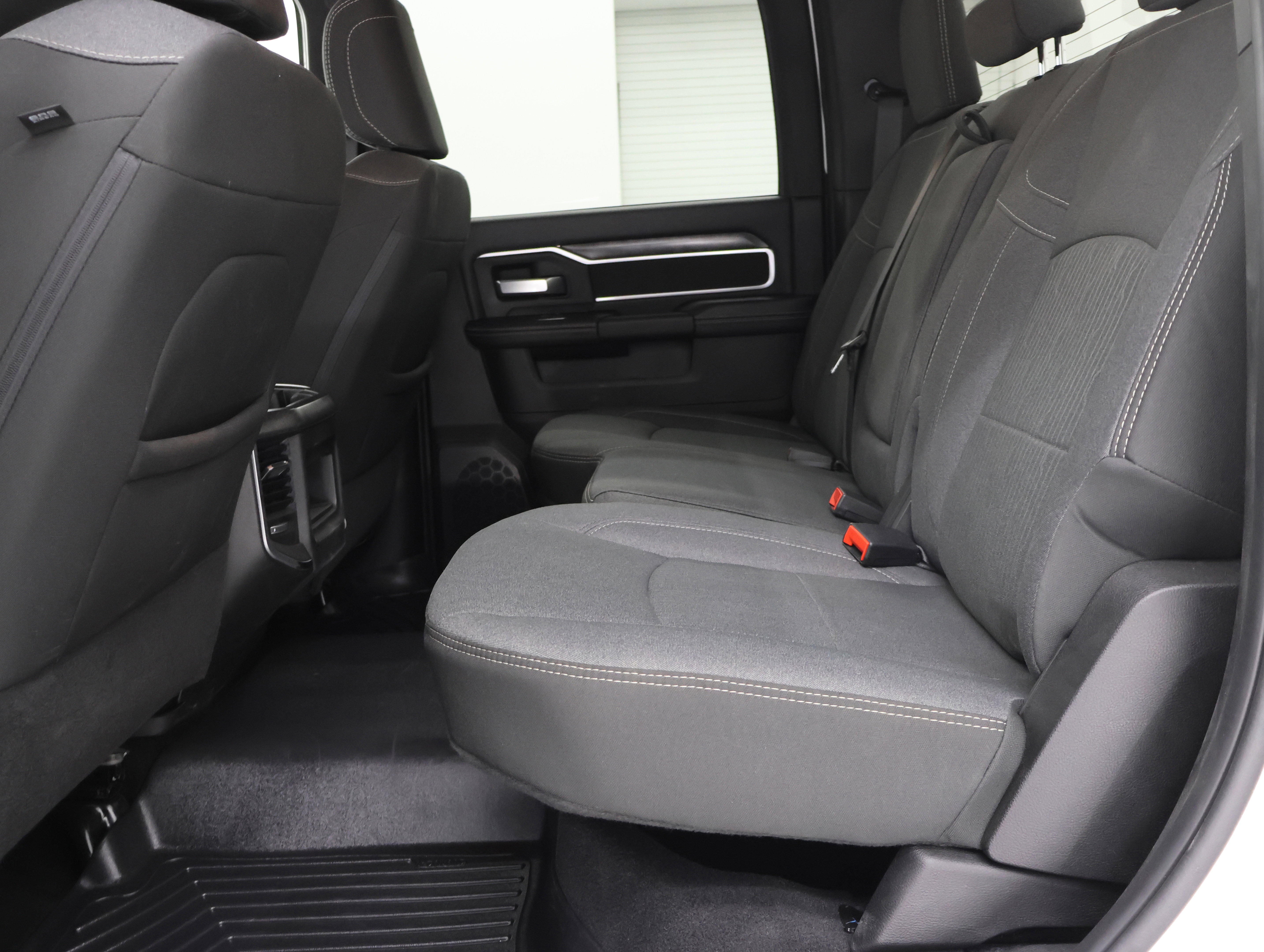 Used 2024 RAM 2500 Big Horn w/ Sport Appearance Package image 9