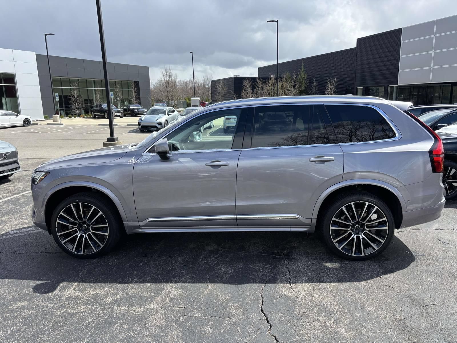 New 2026 Volvo XC90 B6 Plus w/ Protection Package Premier AWD/4WD image 8