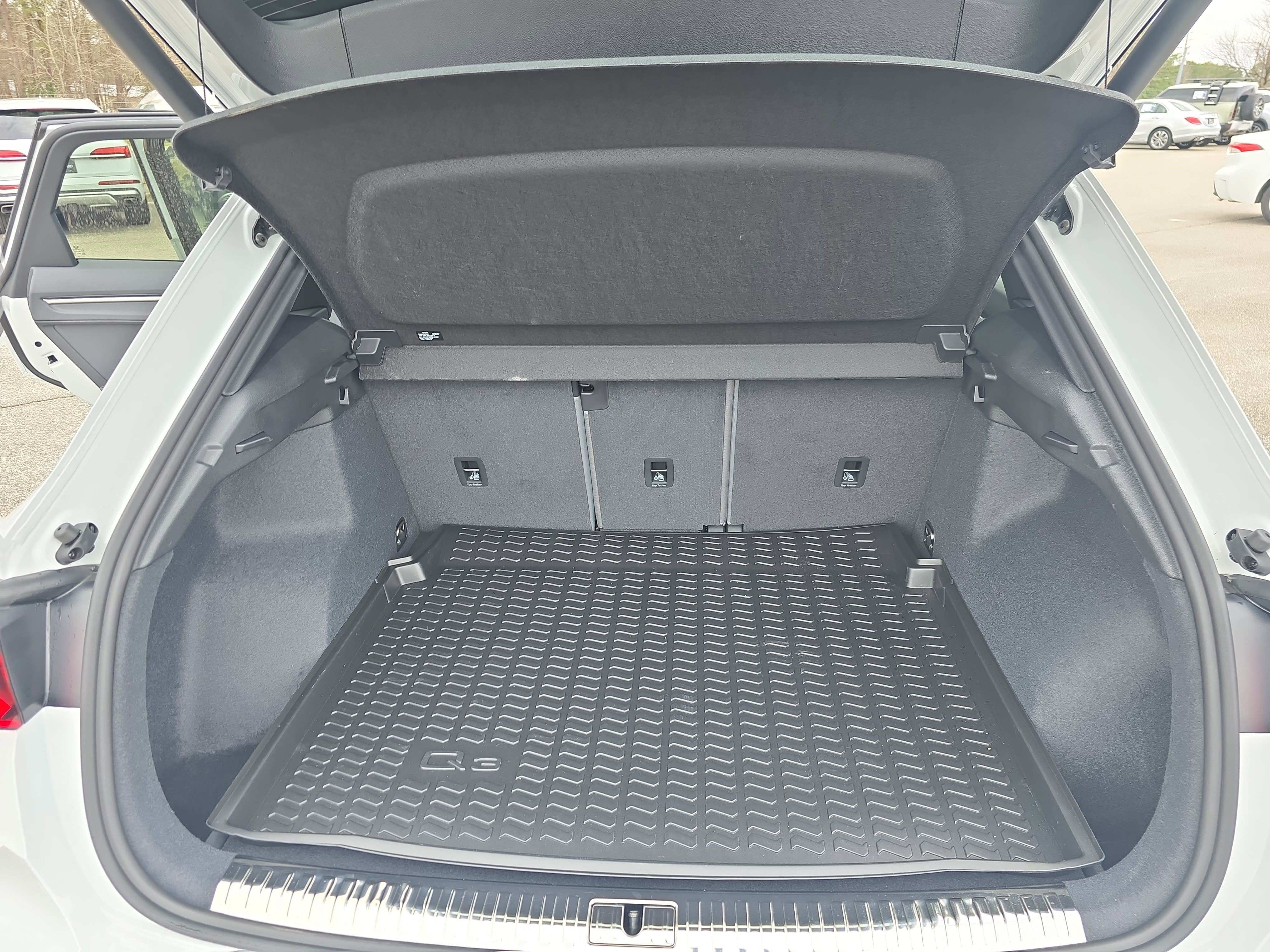 Certified 2025 Audi Q3 2.0T Premium w/ Convenience Package image 12