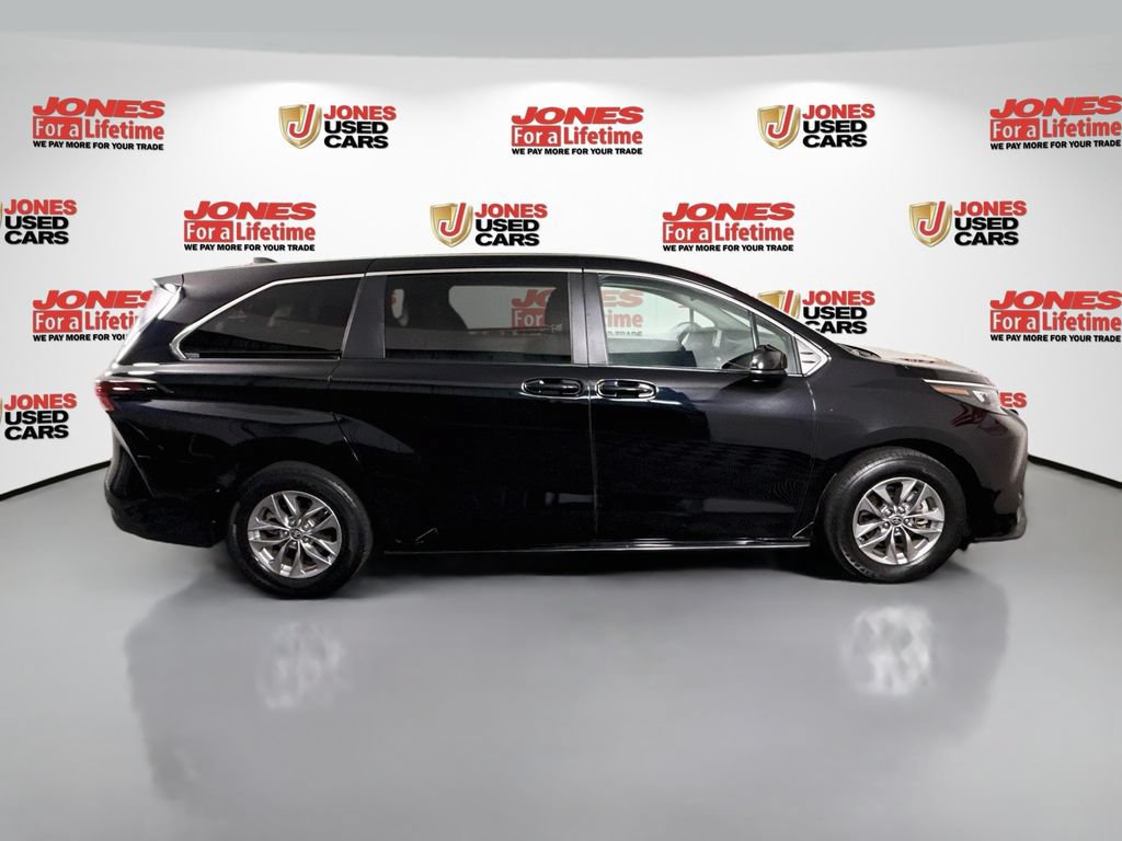 Certified 2024 Toyota Sienna LE FWD image 16